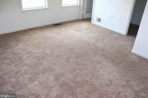 2176 Mager Dr, Herndon VA 20170-4355 exterior