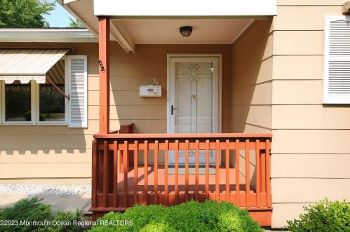 93 Poricy Ln, Tinton Falls NJ  07701-5312 exterior