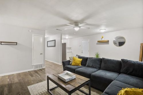 806 Gallant Fox Dr, Dallas TX  75211-6928 exterior