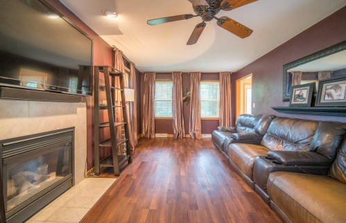 1180 Auburn Rd, West Bend WI  53090-5465 exterior