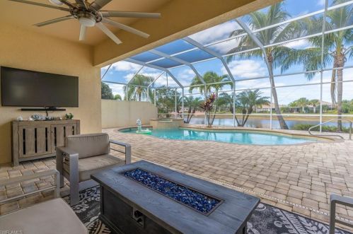 8506 Deimille Ct, Naples FL  34114-2712 exterior