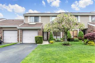 229 Pond View Ln, Smithtown, NY 11787-5202
