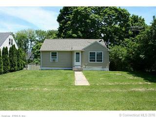 10 Tyler Pl, Quaker Hill, CT 06375-1533