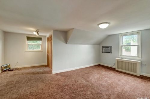 1317 Union Ave, Floral Park NY  11003-2610 exterior