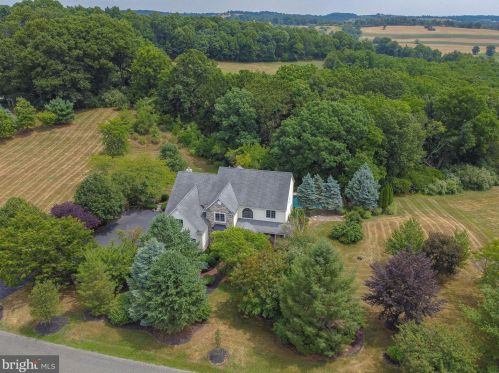 4223 Wyndemere Cir, Schnecksville, PA 18078-3528