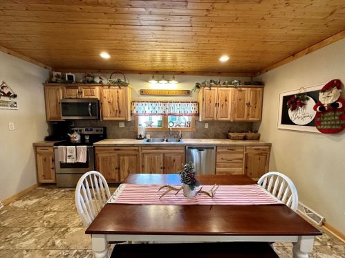 4165 Main St, Stahlstown, PA 15687-1153