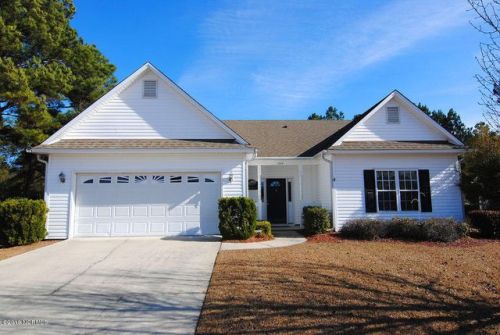 1004 Silver Maple Dr, Belville, NC 28451-9534