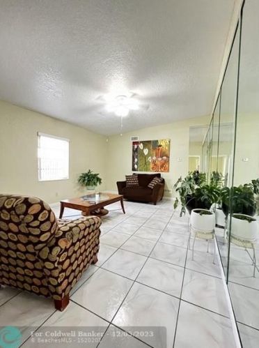 3051 100th St, Miami, FL 33147-2070