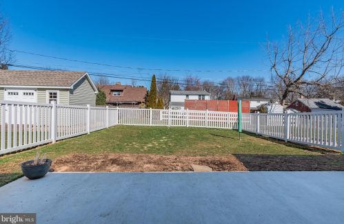 2912 Dickinson Ave, Camp Hill PA  17011-5227 exterior