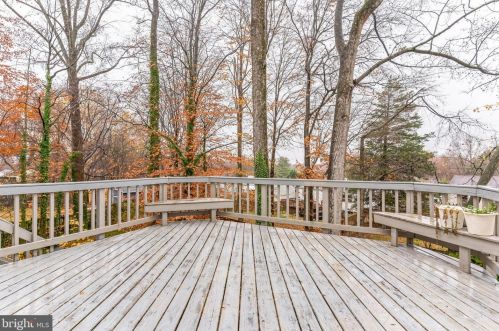 13732 Moccasin Ct, Woodbridge VA  22193-4422 exterior