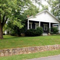 330 Filbert St, Newport, TN 37821-4147