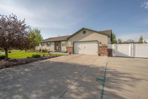 4320 Nibley Cir, Idaho Falls, ID 83401-3783