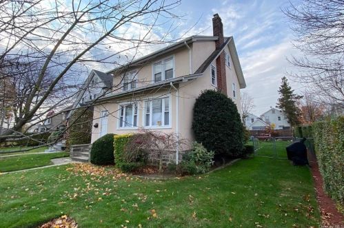 52 Stephenson Blvd, New Rochelle, NY 10801-4402