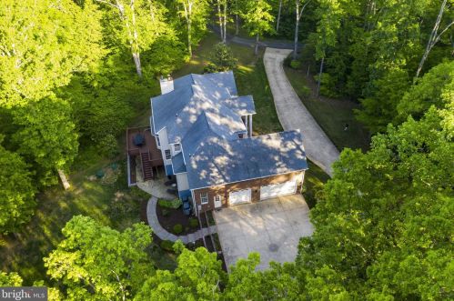 20 Hartlake Dr, Fredericksburg VA  22406-4635 exterior