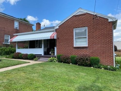20 2nd Ave, Latrobe, PA 15650-1103
