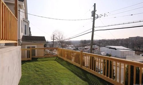 21 Terrace Ave, Mount Vernon NY  10550-1814 exterior