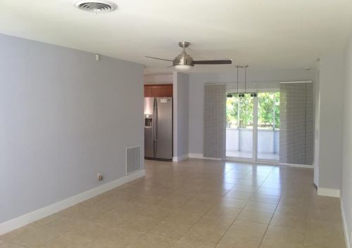 229 Park St, Dania Beach FL  33004-3711 exterior