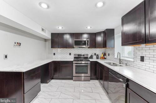 14 Tara Dr, New Castle DE  19720-4068 exterior