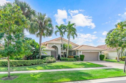 7027 Falls Rd, Boynton Beach, FL 33437-6318