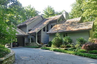 228 Lower Ridge Rd, Glenville, NC 28736-0063