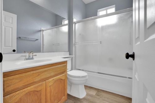 613 Tahoe St, Manteca CA  95337-6860 exterior
