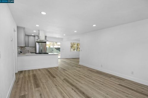 260 Patricia Ave, West Pittsburg CA  94565-4109 exterior