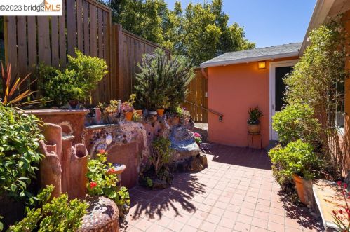 51 Chelton Ln, Oakland CA  94611-2514 exterior