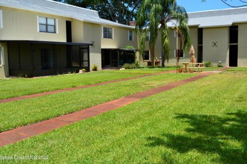 4304 London Town Rd, Titusville FL  32796-1087 exterior