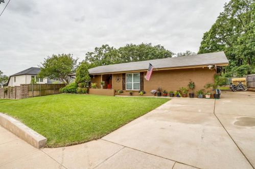 6801 Crane Rd, Fort Worth TX  76182-4306 exterior