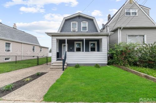 40 Erin Ave, Perth Amboy, NJ 08861-2219