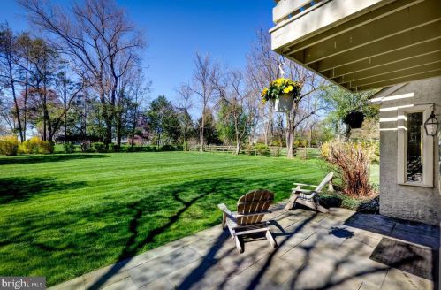 1030 Beaumont Rd, Berwyn, PA 19312-2040