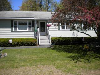 32 Patton Dr, Glens Falls, NY 12804-2030