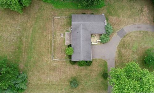 1813 Peck Ln, Cheshire, CT 06410-4411