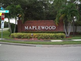 562 Crossfield Cir, Naples FL  34104-4725 exterior