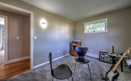 582 Milford Point Rd, Milford CT  06460-5429 exterior