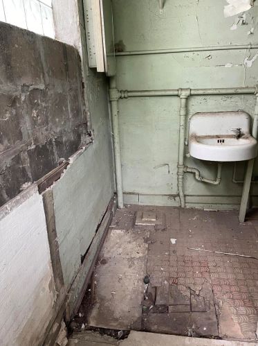 1628 37, Milwaukee WI 53208-1809 exterior