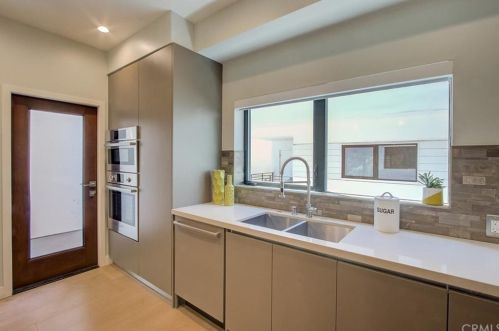 4809 Carpenter Ave, North Hollywood CA  91607-3204 exterior