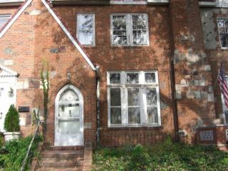 1347 83rd St, Brooklyn, NY 11228-3009