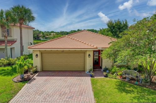 2149 Newport Isles Blvd, Fort Pierce, FL 34953-4579