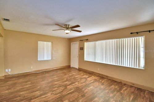 303 Raymond Ave, West Frost Proof, FL 33843-9431