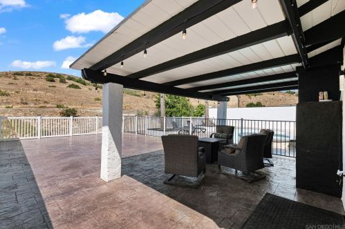 9958 Halberns Blvd, Santee CA  92071-1438 exterior