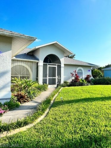 606 21st St, Cape Coral, FL 33990-2529