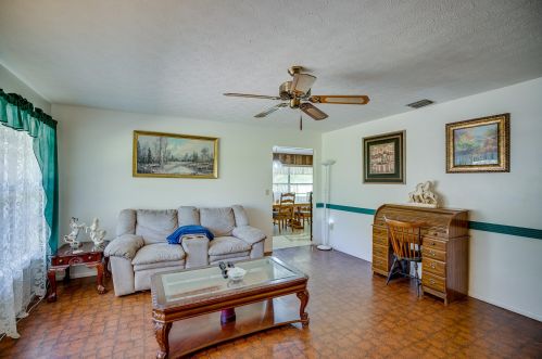 11715 Palomino Dr, Fort Pierce, FL 34987-3011