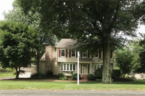 116 Holly Dr, Canonsburg, PA 15317-3514