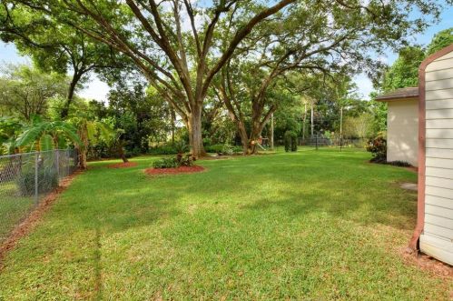 519 Flamingo Dr, Lakeland FL  33803-4825 exterior