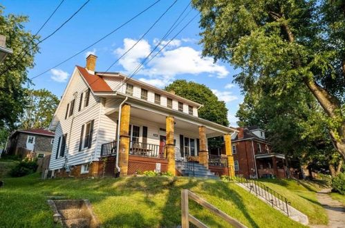 324 Elm Rd, Ambridge, PA 15003-2134