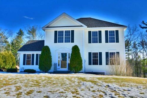 19 Pond Rd, Raymond NH  03077-2632 exterior