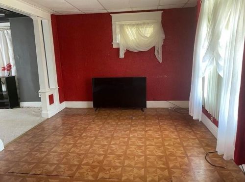 1225 Roemer Blvd, Hermitage, PA 16121-1733
