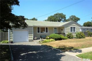 54 Belford Ave, Bayshore, NY 11706-6821