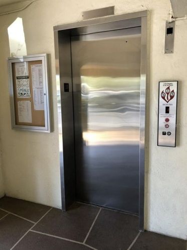 4435 1st St, Saint Petersburg, FL 33703-4939